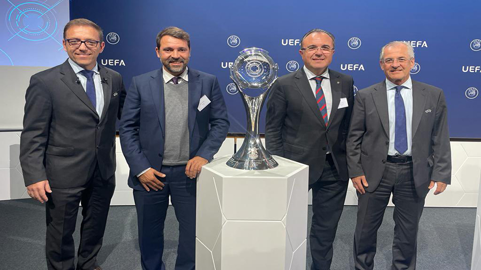 Aureli Más (Barça) y José Tirado (Mallorca Palma Futsal) en el sorteo de la Ronda Élite de la UEFA Futsal Champions League