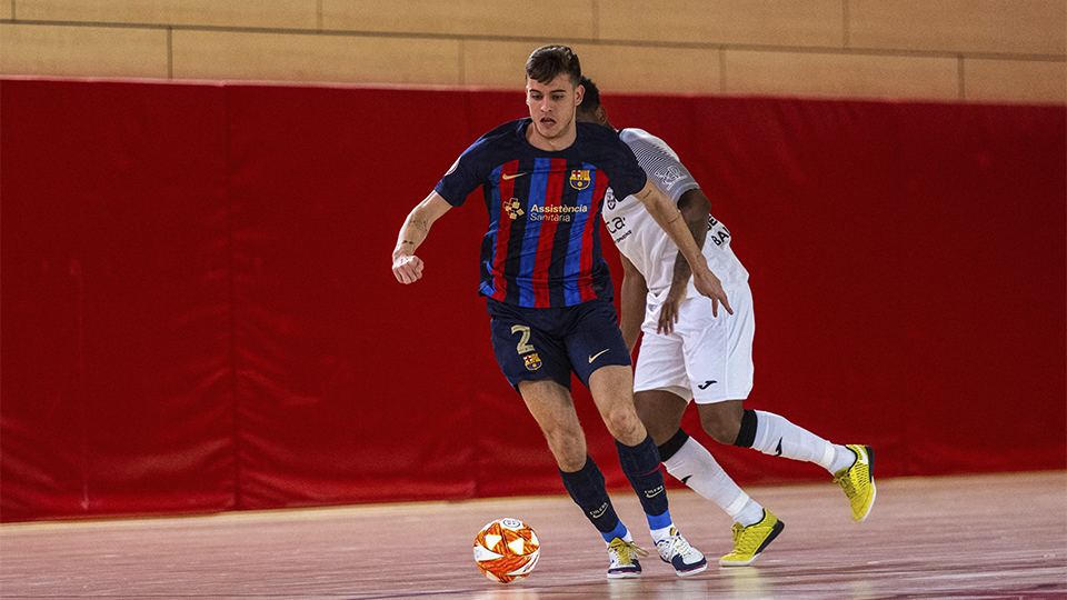 Ortas, de Barça Atlètic, en el duelo frente a Unión África Ceutí