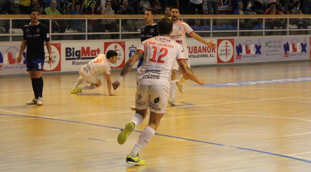 Dani Colorado, del Noia Portus Apostoli, celebra un gol.