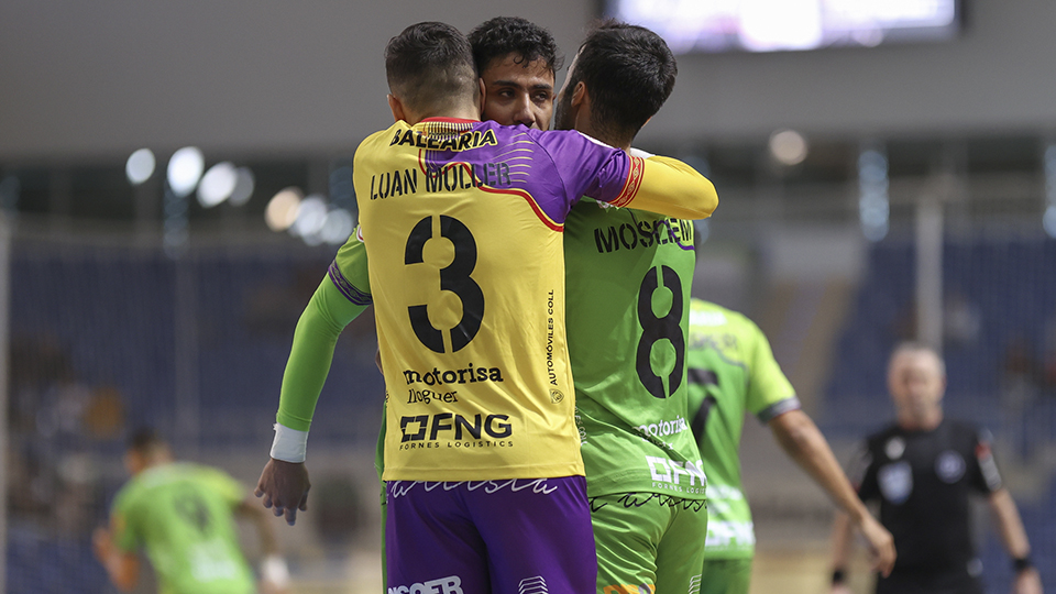 Los jugadores de Mallorca Palma Futsal celebran un gol