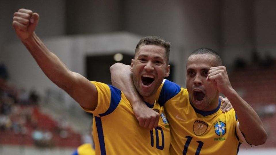 Pito y Ferrao, del Barça, celebran un gol con Brasil en la Copa América. Foto: CBF