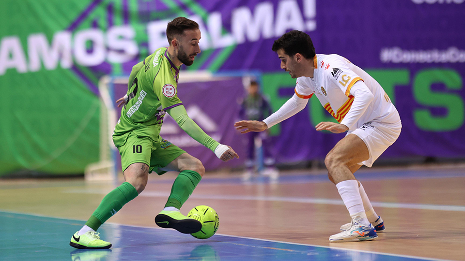 Rivillos, del Islas Baleares Palma Futsal, ante Uri Santos, del Industrias Santa Coloma