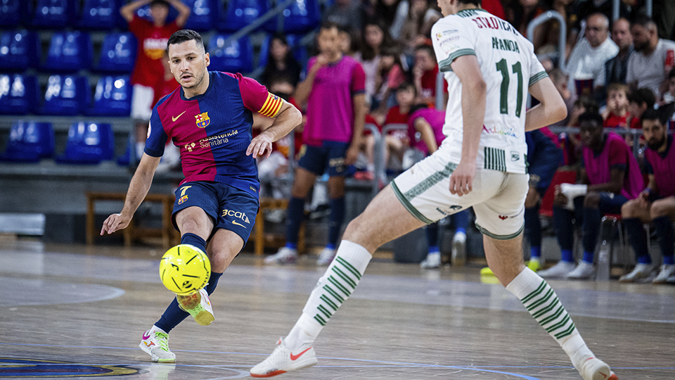 Dyego, del Barça, frente a Aranda, del Córdoba Patrimonio