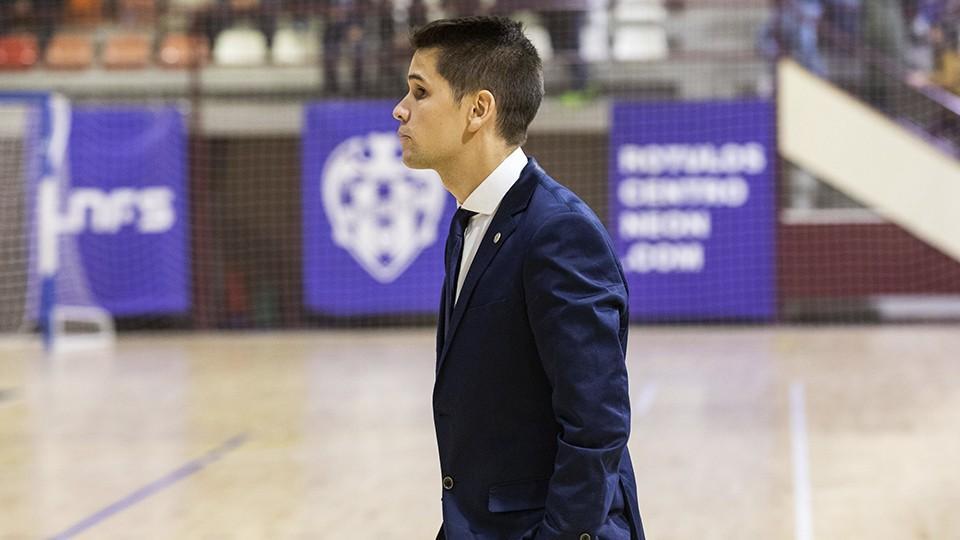 Diego Ríos, entrenador del Levante UD FS, durante un encuentro.