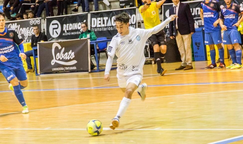 Alberto Mirás, jugador de Santiago Futsal, durante un partido