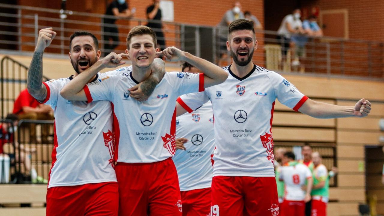 Los jugadores del Leganés FS celebran un gol (Fotografía: Toño Ramos)