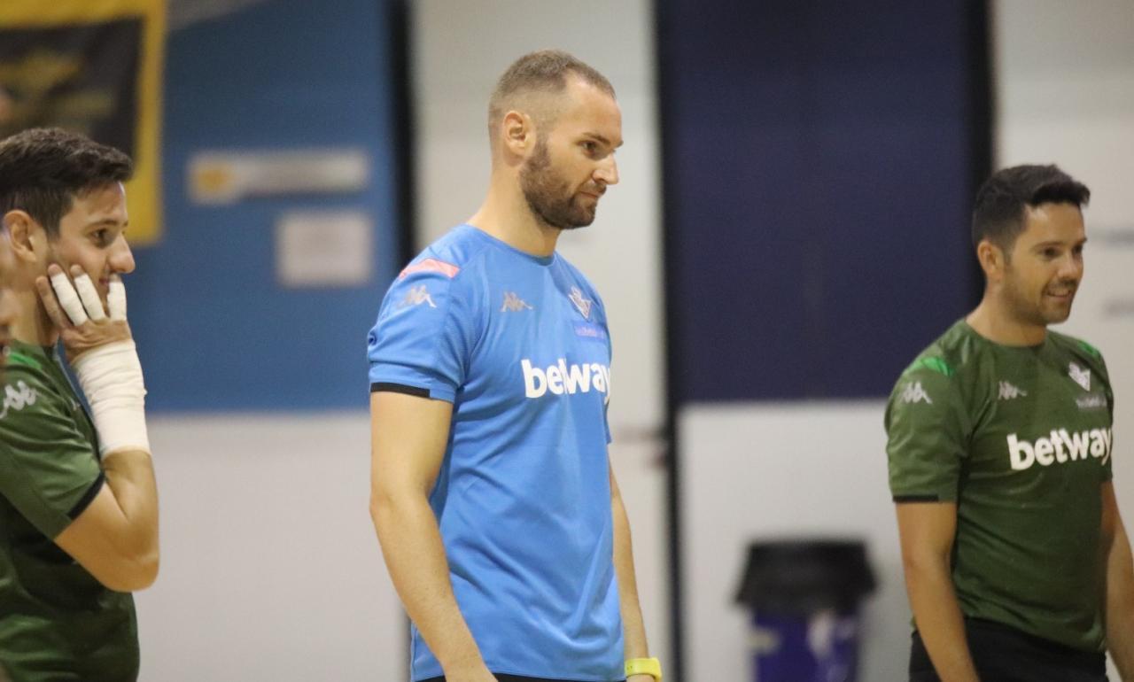 Lucas Westphal, preparador físico del Real Betis Futsal, durante un entrenamiento