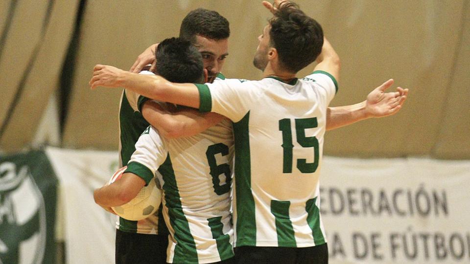 Los jugadores del Córdoba Patrimonio de la Humanidad celebran un gol