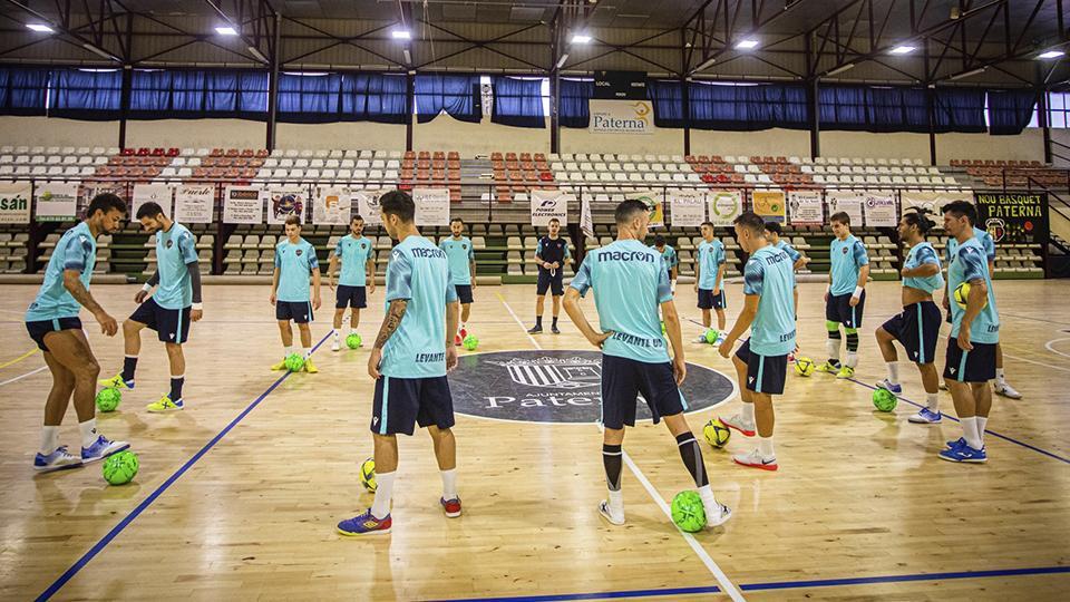 Los jugadores del Levante UD FS durante un entrenamiento