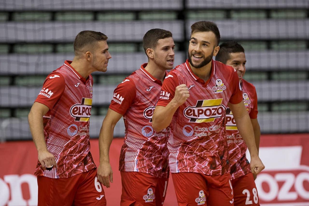 Los jugadores de ElPozo Murcia Costa Cálida celebran un gol