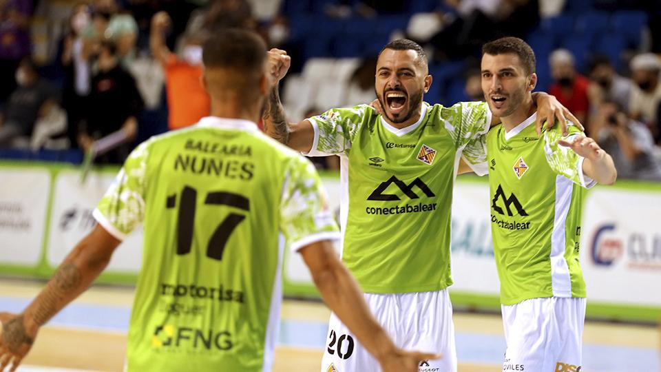Los jugadores de Palma Futsal celebran un tanto.