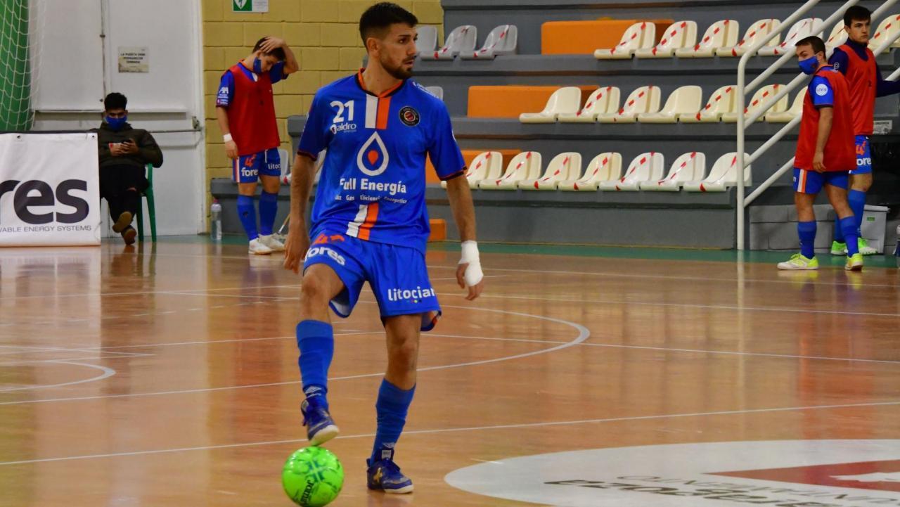 Carlos García, jugador del Full Energía Zaragoza, durante un partido (Foto: Andrea Royo López)