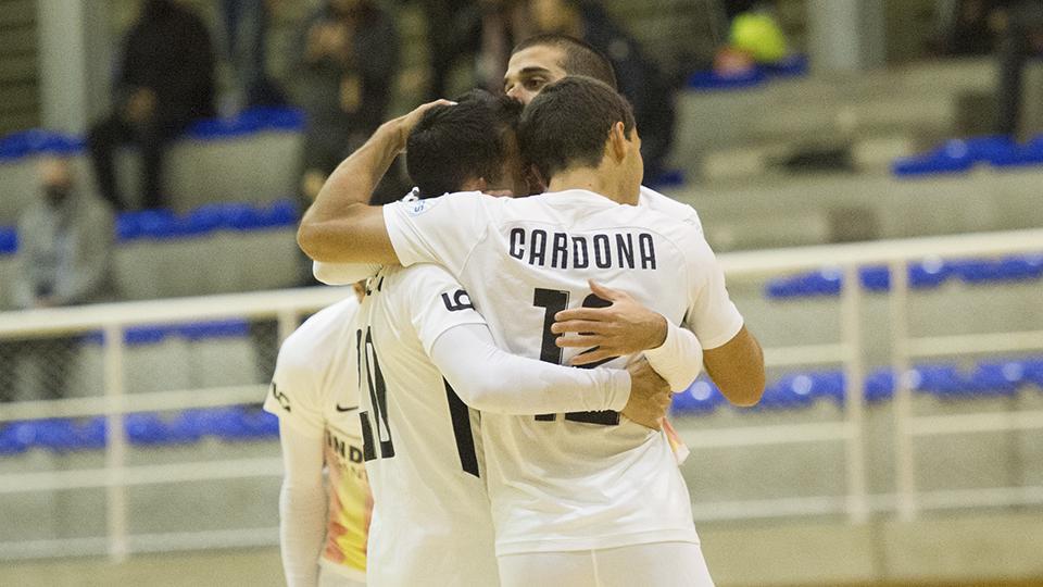 Los jugadores de Industrias Santa Coloma celebran un tanto.