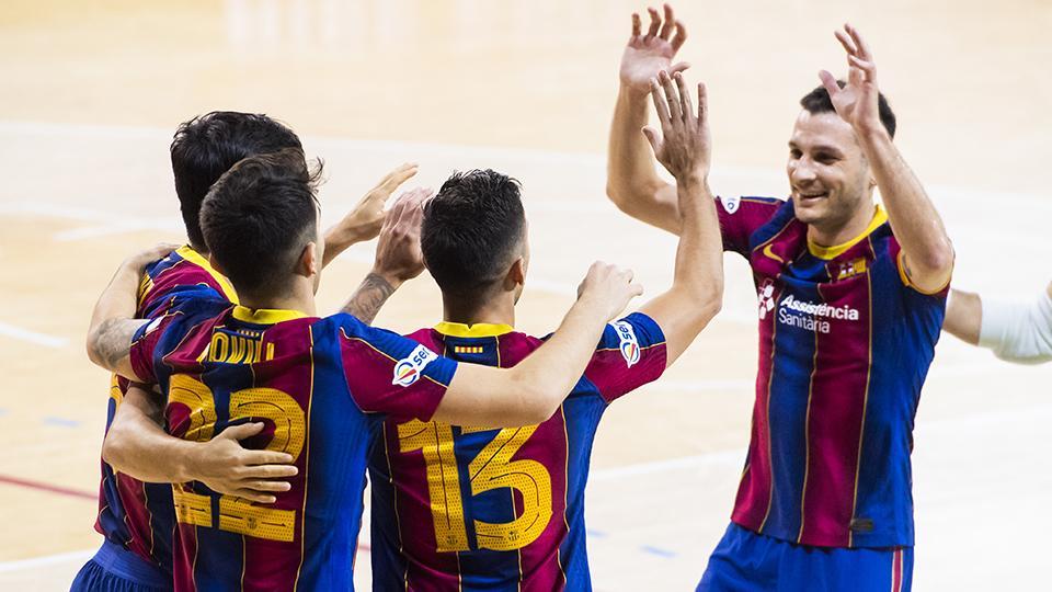 Los jugadores del Barça celebran un gol.