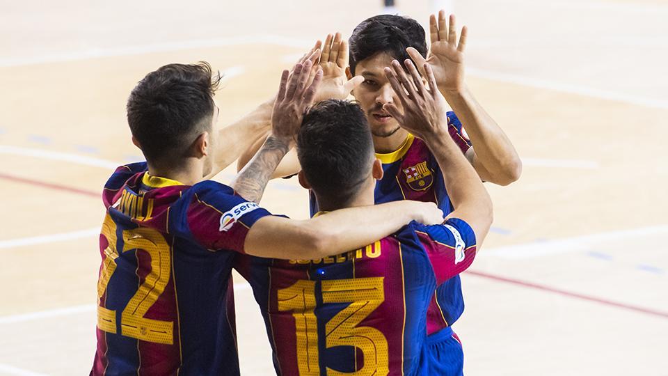 Los jugadores del Barça celebran un gol.