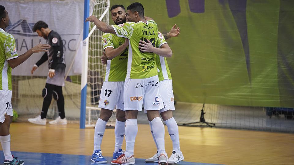 Los jugadores de Palma Futsal celebran un gol.