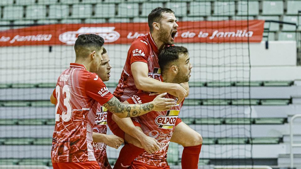 Los jugadores de ElPozo Murcia Costa Cálida celebran un gol.