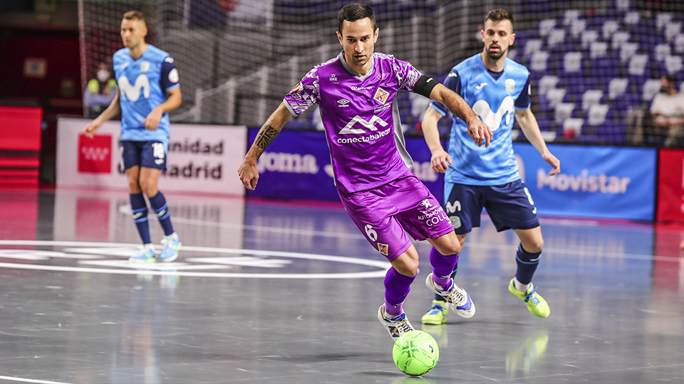 Joao Batista, de Palma Futsal, conduce el balón en el encuentro de Cuartos de Final de la Copa de España Comunidad de Madrid 2021