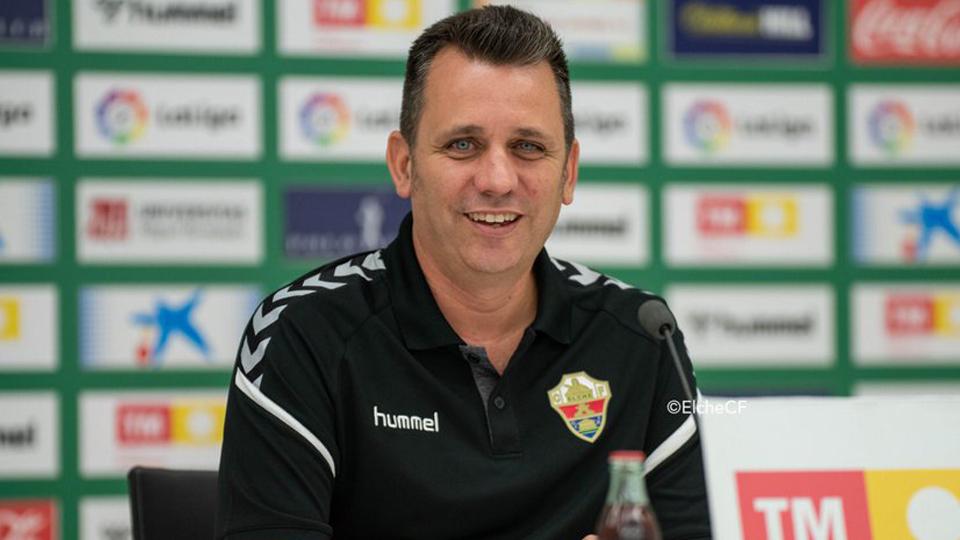 Guillamón, entrenador del Irfrank Elche CF en rueda de prensa