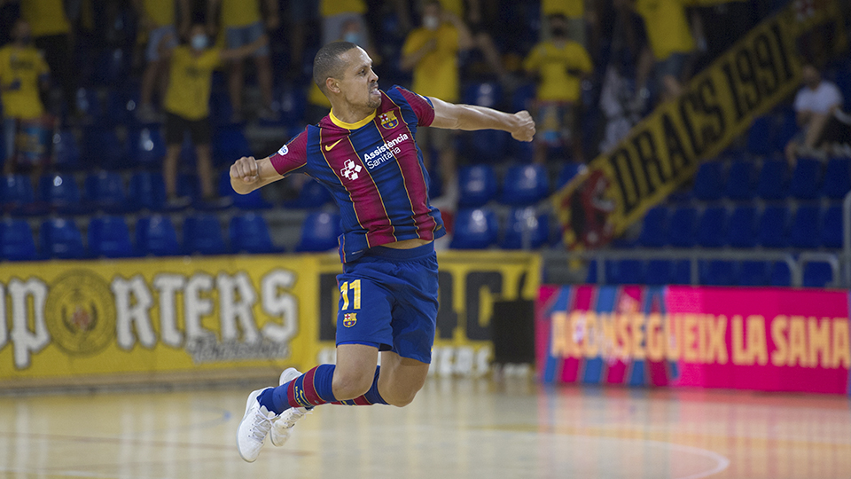 Ferrao, jugador del Barça, festeja un gol.