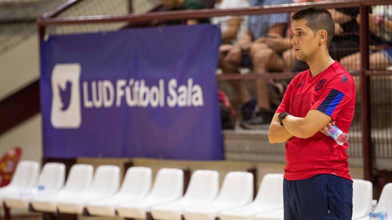 Diego Ríos, entrenador del Levante UD FS, durante un encuentro