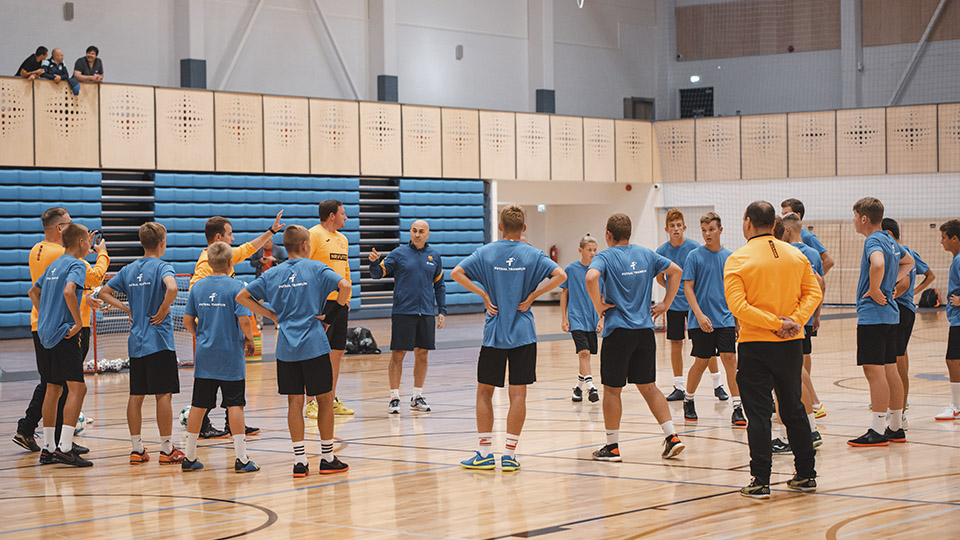 La Liga Báltica y la LNFS organizan en Estonia el campamento educativo ‘Futsal Tramplin’