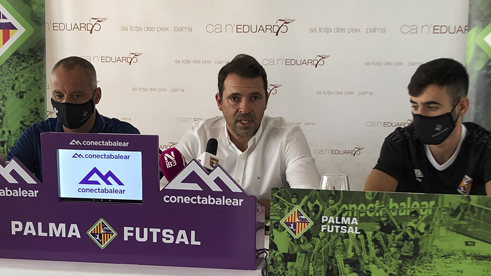 Tirado, Vadillo y Eloy Rojas en la presentación de la campaña de abonos del Palma Futsal.