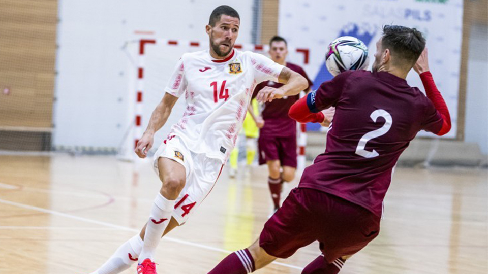 Raúl Campos, jugador de Palma Futsal, con la Selección española en un partido ante Letonia