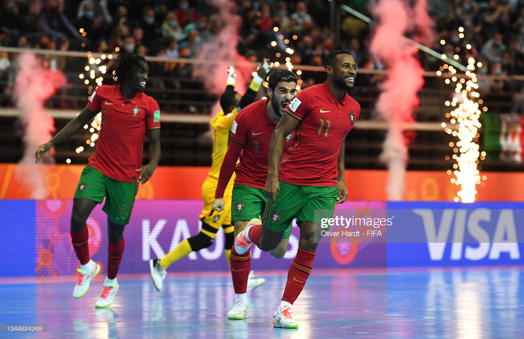 Pany Varela celebra un gol de Portuga en el Mundial de Lituania