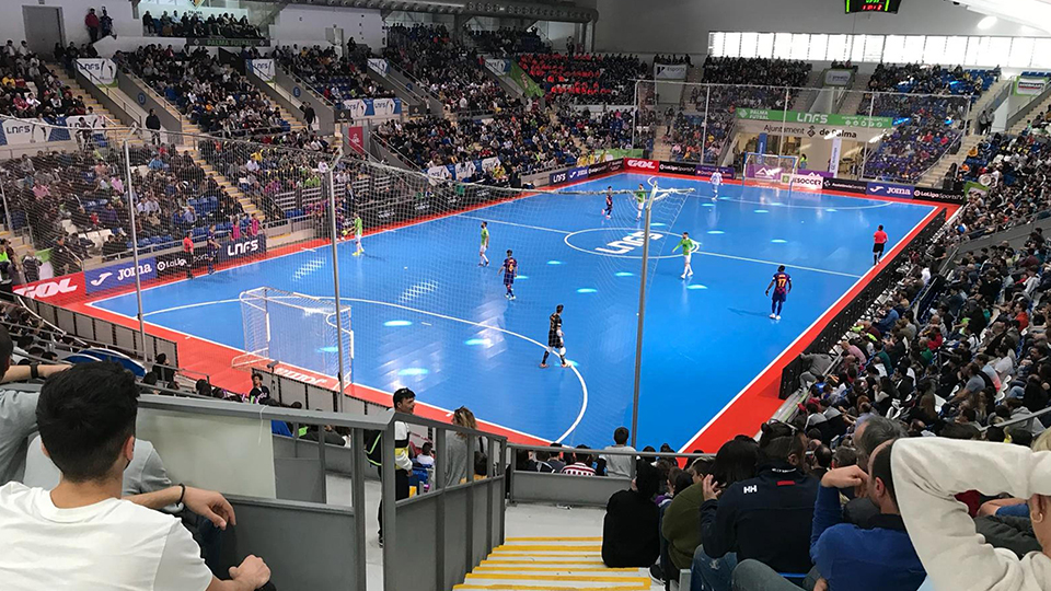 Son Moix lleno durante un encuentro del Palma Futsal.