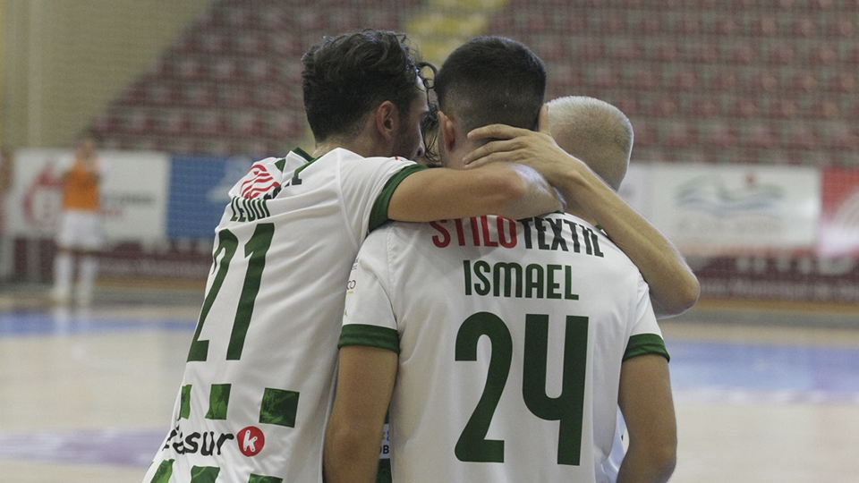 Los jugadores del Córdoba Patrimonio celebran un tanto.