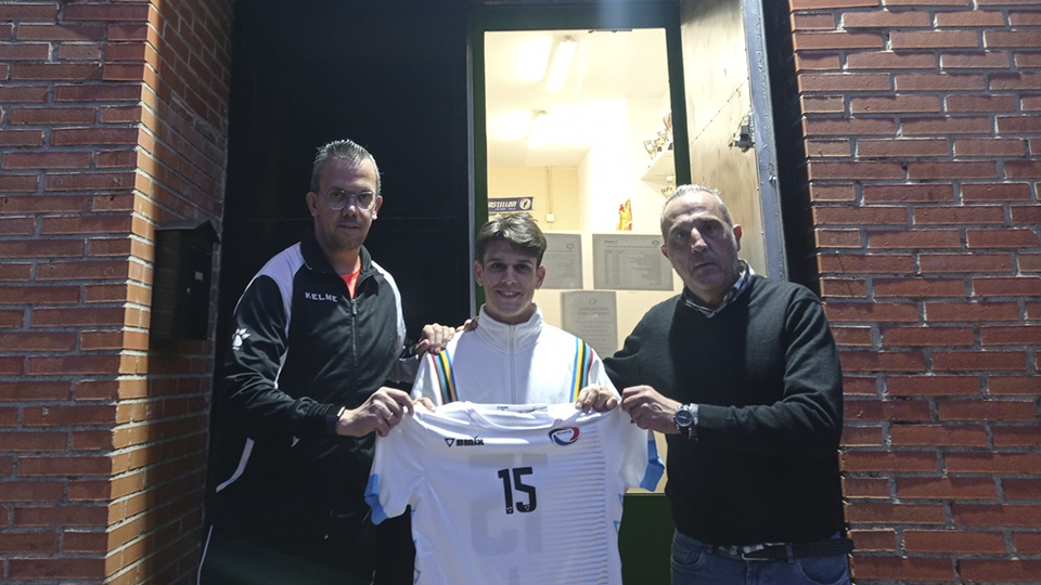 Viti posa junto al presidente del Rivas Futsal, Luis Moreno.