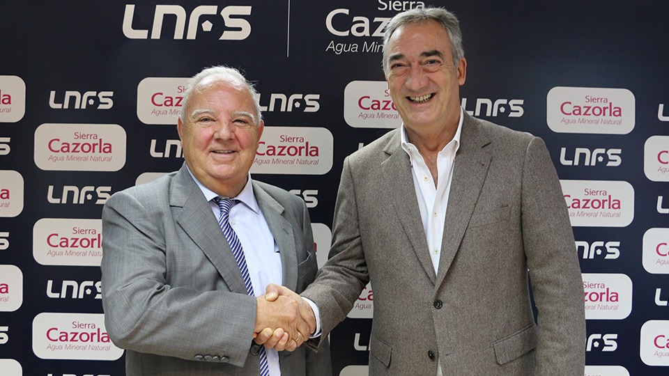 José Luis Becedillas y Javier Lozano, durante la renovación del acuerdo.