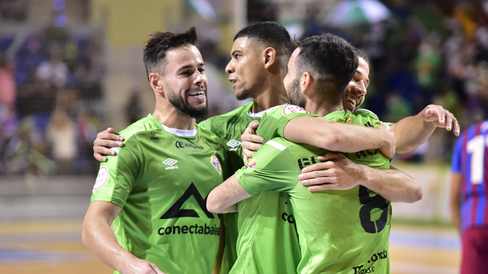 Los jugadores del Palma Futsal celebran un gol.