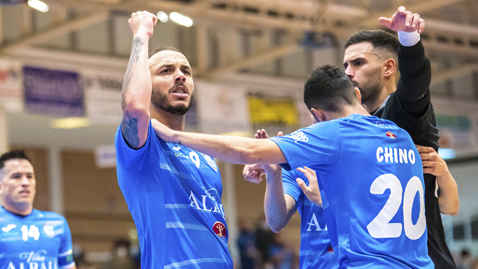 Los jugadores del Viña Albali Valdepeñas celebran un tanto. (Foto: ACP-FSV)