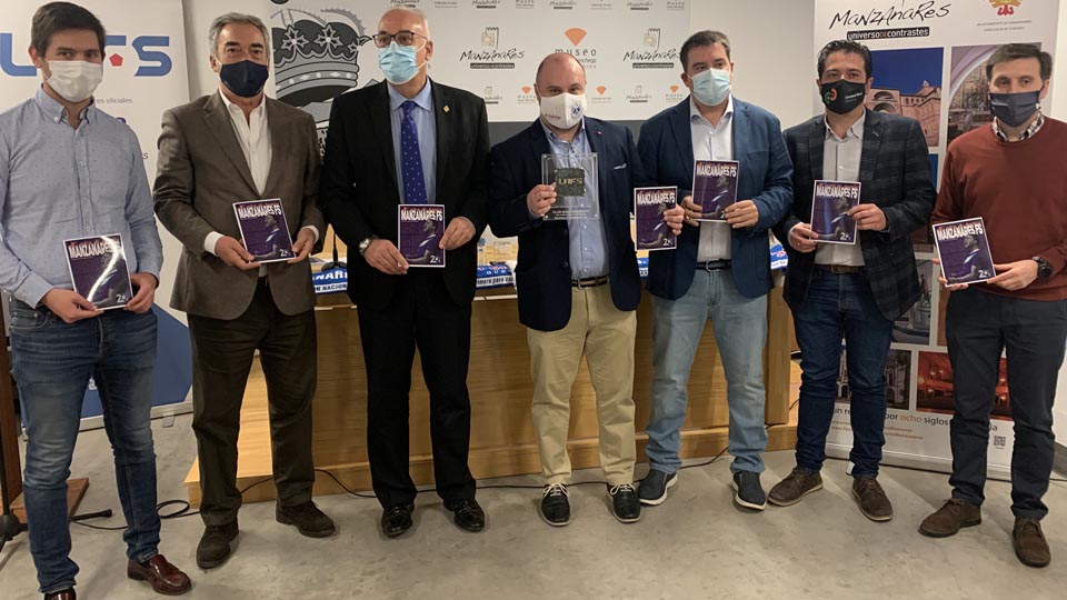 Palacios, Lozano, Nieva, Del Salto, Criado, Triguero y Cuquerella, durante la presentación del libro.