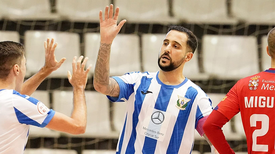 Los jugadores del CD Leganés celebran un tanto.