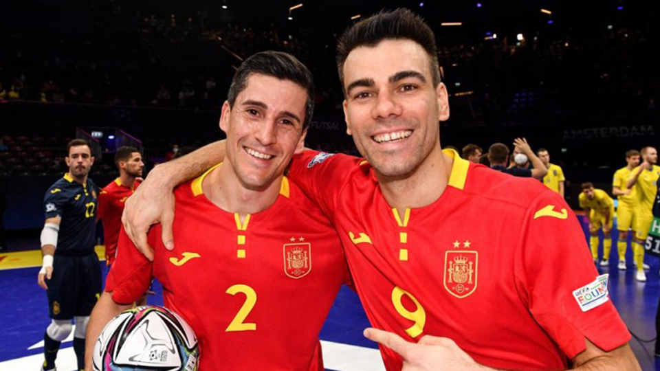 El capitán Carlos Ortiz se despide de la Selección española con 215 partidos disputados. Foto: UEFA