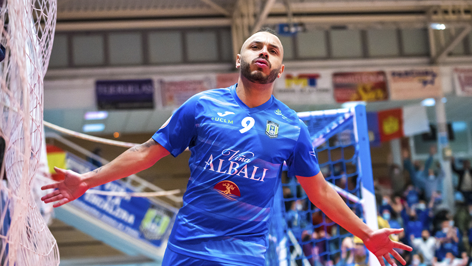 Matheus Preá celebra un tanto del Viña Albali Valdepeñas. (Foto: ACP-FSV)