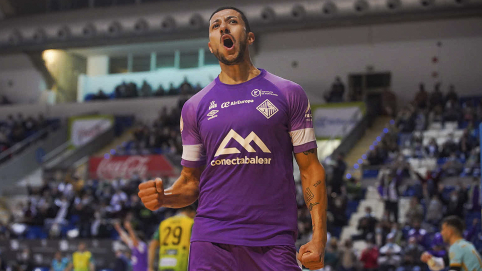 Cainan de Matos, jugador de Palma Futsal, celebra un gol