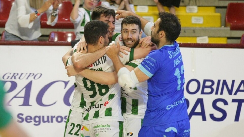 Los jugadores del Córdoba Patrimonio festejan un gol