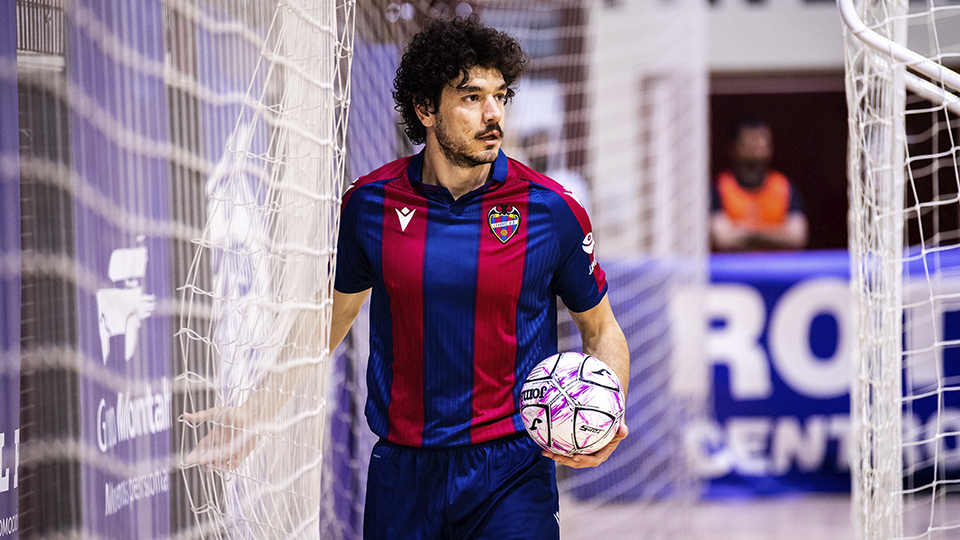 Marc Tolrà, jugador del Levante UD FS, durante un partido