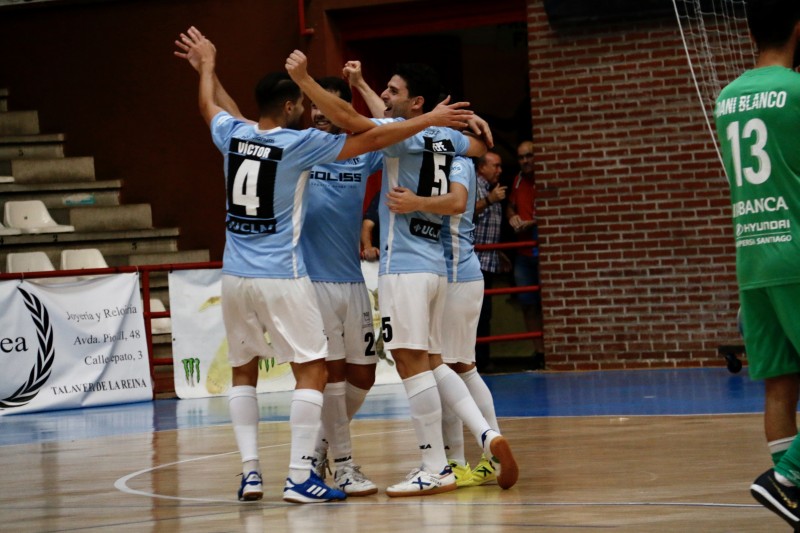 Los jugadores de Soliss FS Talavera celebran el gol.  