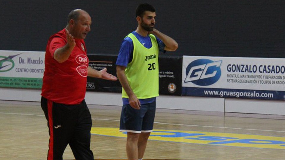 Pato junto a David Pazos en una sesión de entrenamiento del Aspil Jumpers Ribera Navarra