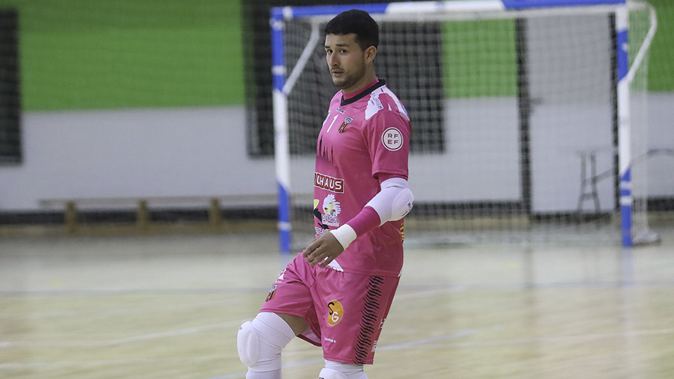 Dani Álvarez, portero del AD Sala 10, durante un partido
