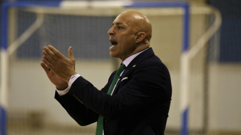 Juanito, entrenador de Real Betis Futsal, durante un partido