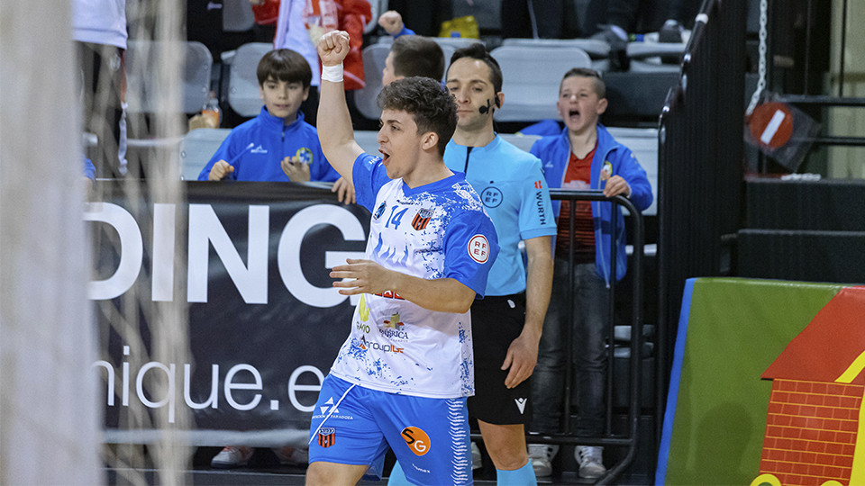 Marcos Forga, de Sala 10 Zaragoza, celebrando un gol