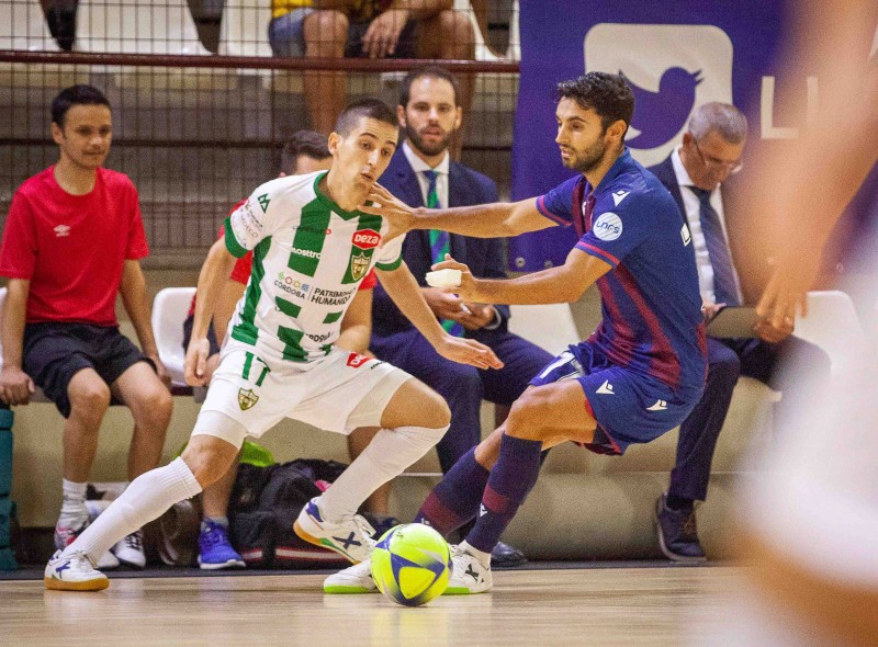 Javi Sánchez, jugador del Córdoba Patrimonio de la Humanidad, durante un encuentro