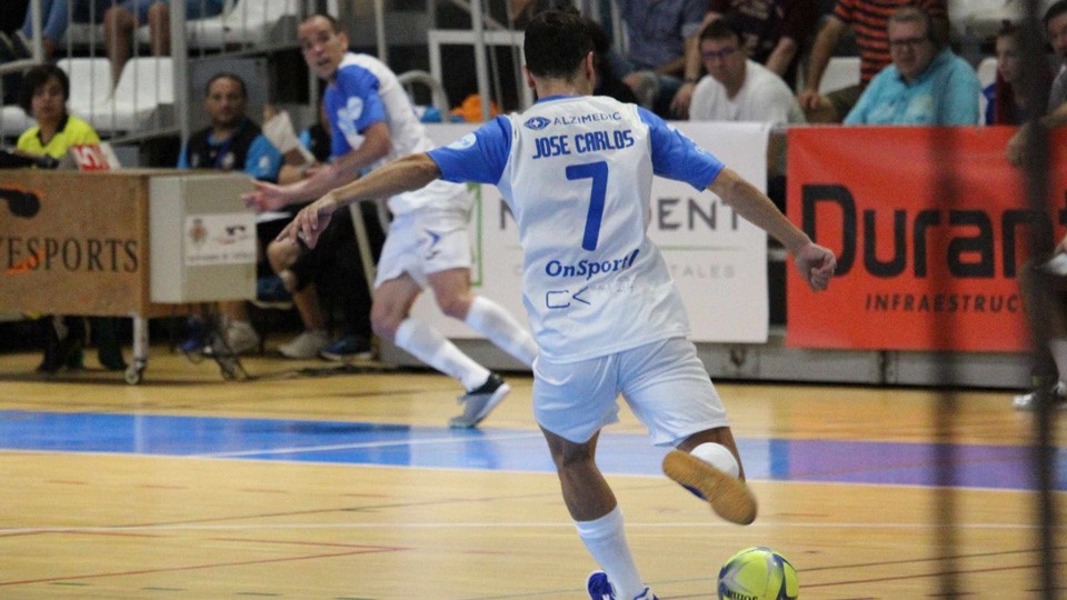 José Carlos, jugador del Nítida Alzira, durante un partido.
