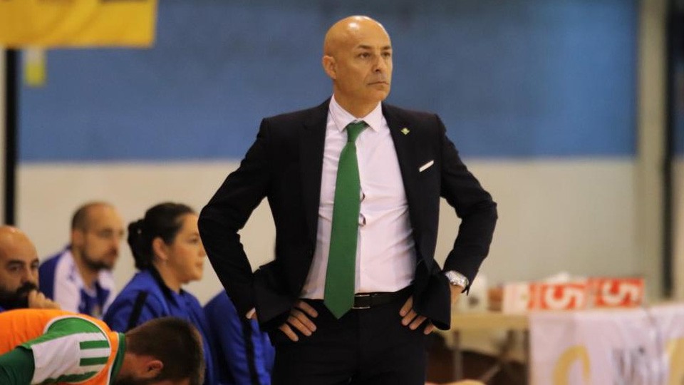 Juanito entrenador del Real Betis Futsal